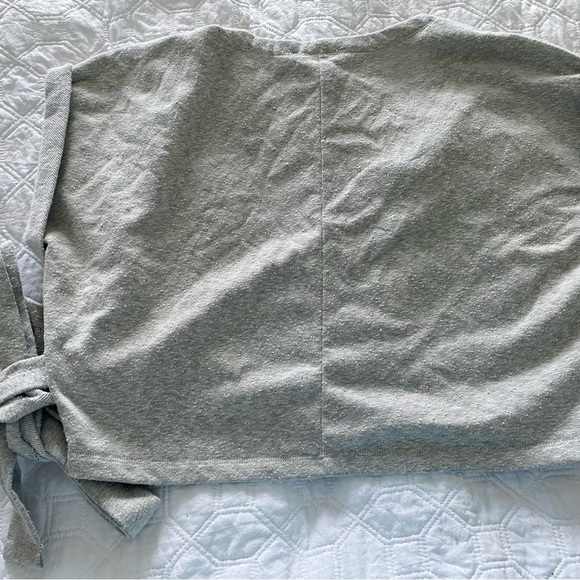 Urban Outfitters Crop Top Tie in the Side, Gray Crop Top, Cozy Top. - Picture 3 of 4